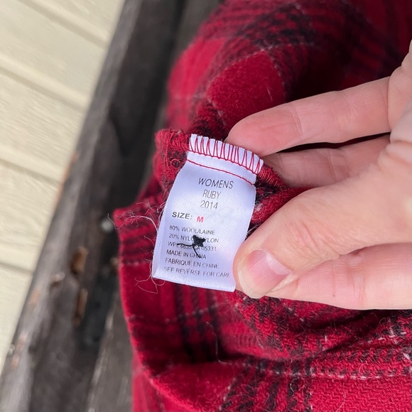 Woolrich Wm’s Ruby Red & Black Wool Plaid Zip Shirt Jacket Shacket Sz M - Picture 5 of 10